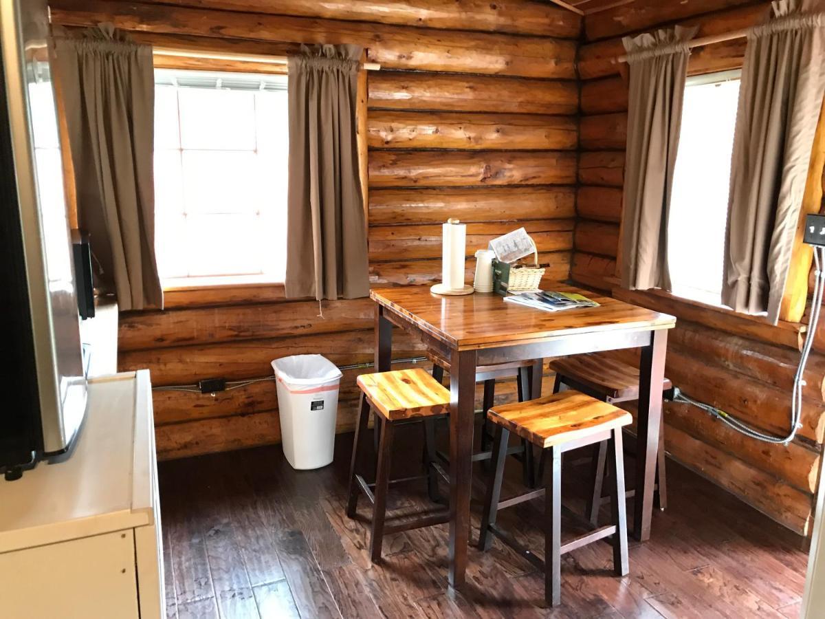 Gwin'S Lodge & Roadhouse Cooper Landing エクステリア 写真