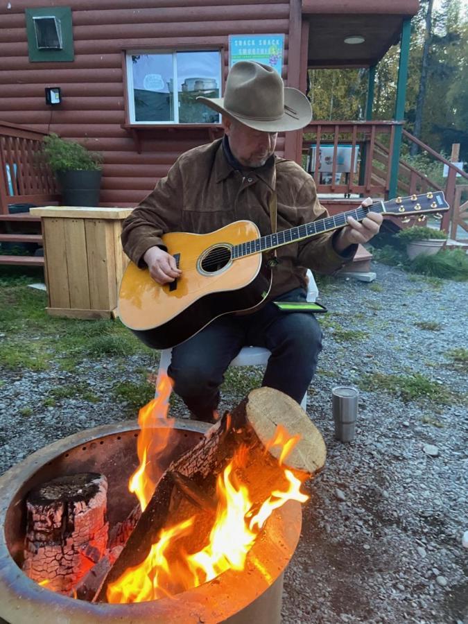 Gwin'S Lodge & Roadhouse Cooper Landing エクステリア 写真